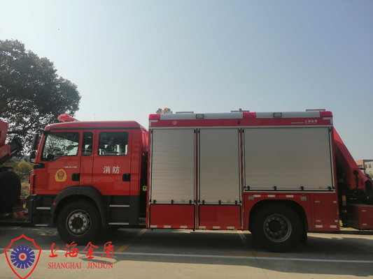 MAN Chassis 213kw Emergency Rescue Fire Vehicle With 5440kg Traction Winch