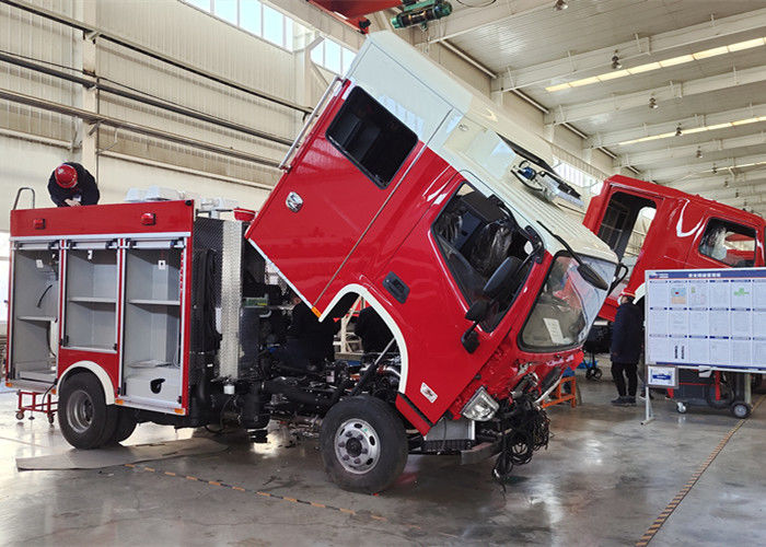 3 Seats 1.0Mpa 1800L/Min Fire Equipment Truck 7m Suction Depth